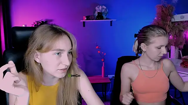 Snapshot of gloria_bubble chatting on 9, 10, 2025 gloria bubble online show from 9, 10, 2025