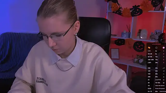 Snapshot of gloria_bubble chatting on 1, 11, 2025 gloria bubble online show from 1, 11, 2025