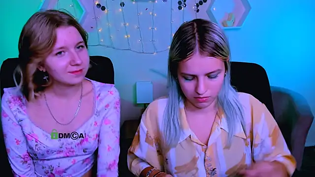 Snapshot of gloria_bubble chatting on 14, 11, 2025 gloria bubble online show from 14, 11, 2025