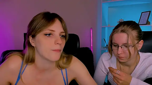 Snapshot of gloria_bubble chatting on 26, 11, 2025 gloria bubble online show from 26, 11, 2025