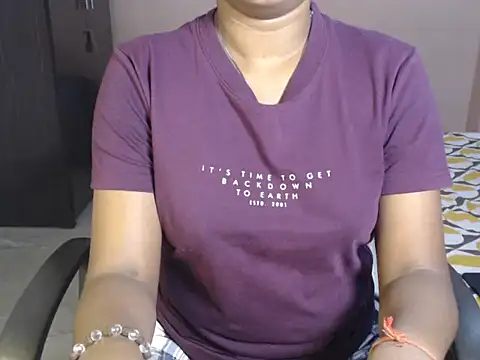 Snapshot of hot_riaa25 chatting on 11, 5, 2026 hot riaa25 online show from 11, 5, 2026