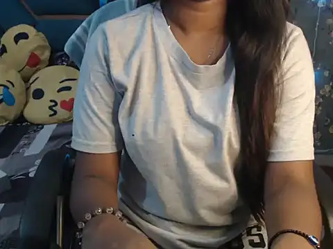 Snapshot of hot_riaa25 chatting on 18, 10, 2025 hot riaa25 online show from 18, 10, 2025