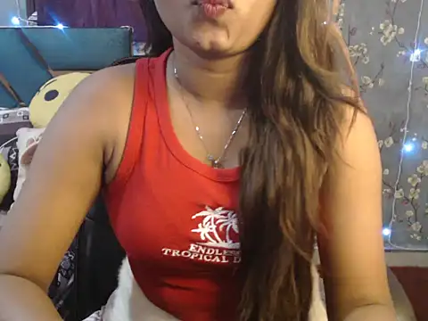 Snapshot of hot_riaa25 chatting on 5, 11, 2025 hot riaa25 online show from 5, 11, 2025