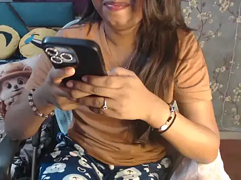 Snapshot of hot_riaa25 chatting on 2, 12, 2025 hot riaa25 online show from 2, 12, 2025