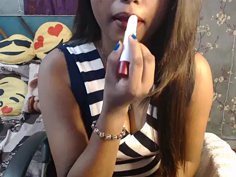 Snapshot of hot_riaa25 chatting on 13, 11, 2025 hot riaa25 online show from 13, 11, 2025