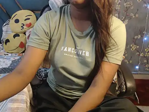 Snapshot of hot_riaa25 chatting on 26, 10, 2025 hot riaa25 online show from 26, 10, 2025