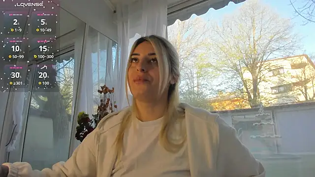 Ella Vee online show from 7, 4, 2026