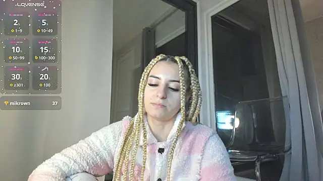 Ella Vee online show from 29, 10, 2025