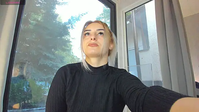 Ella Vee online show from 5, 10, 2025