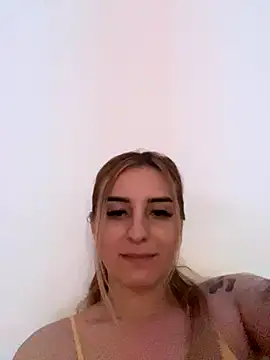 Ella Vee online show from 11, 11, 2025