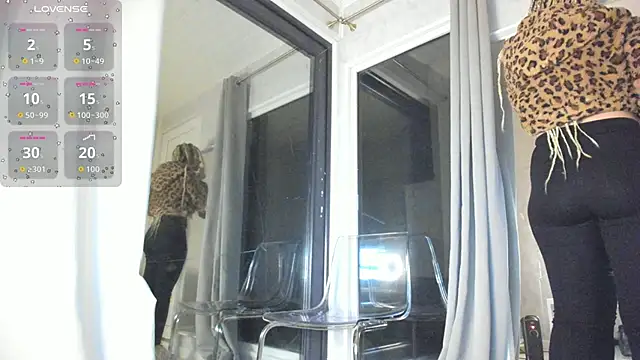 Ella Vee online show from 21, 10, 2025