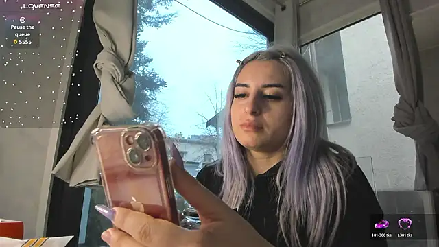 Ella Vee online show from 15, 2, 2026