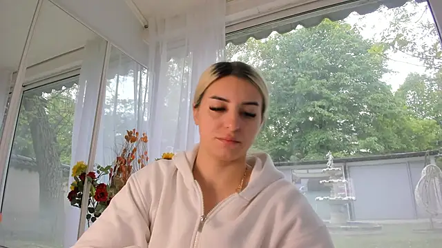 Ella Vee online show from 2, 5, 2026