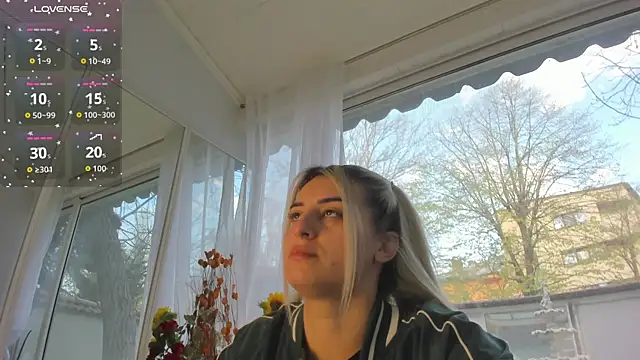 Ella Vee online show from 8, 4, 2026