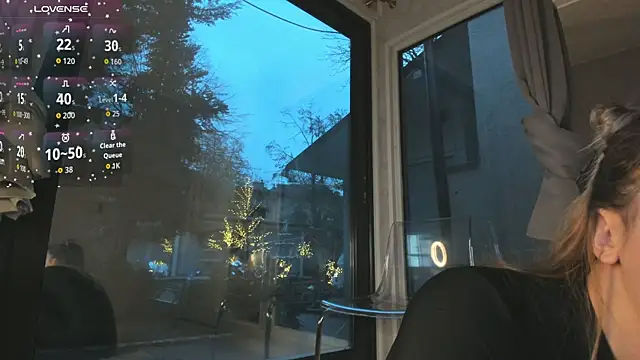 Ella Vee online show from 5, 12, 2025