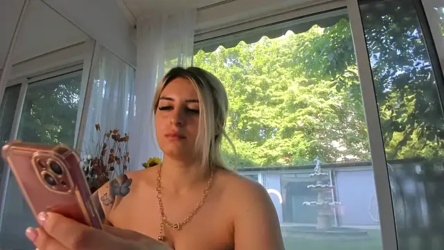 Ella Vee online show from 24, 5, 2026