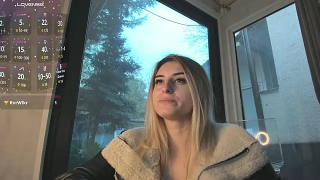 Ella Vee online show from 16, 11, 2025