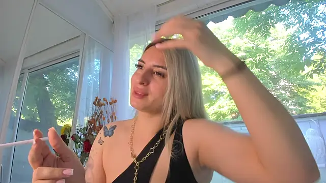 Ella Vee online show from 12, 5, 2026