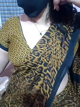 Snapshot of luci-queen chatting on 23, 4, 2026 luci-queen online show from 23, 4, 2026