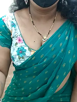Snapshot of luci-queen chatting on 26, 6, 2026 luci-queen online show from 26, 6, 2026