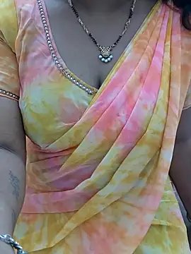 Snapshot of luci-queen chatting on 19, 6, 2026 luci-queen online show from 19, 6, 2026