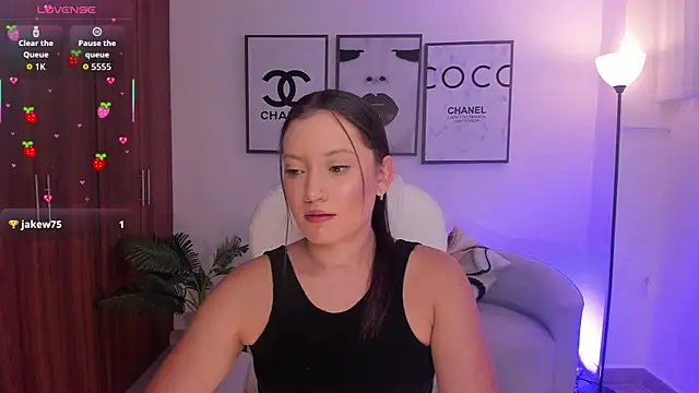 nylaa rose online show from 16, 9, 2025