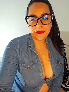 Nicoleefaith  online show from 7, 11, 2025