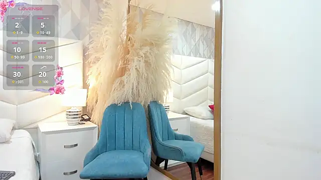 Nina Ford  online show from 2, 12, 2025