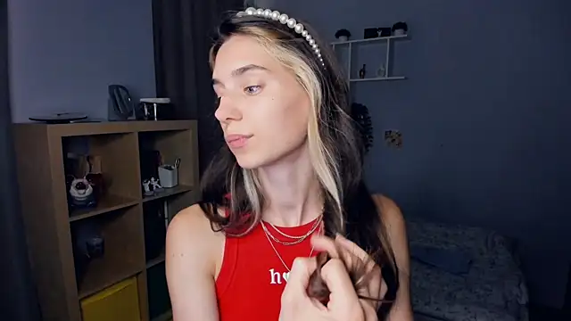 AntonettaTarring online show from 10, 9, 2025
