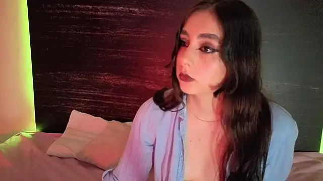 Snapshot of sharlot24 chatting on 30, 10, 2025 sharlot24 online show from 30, 10, 2025