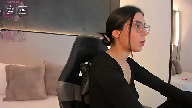 desireee  online show from 5, 12, 2025