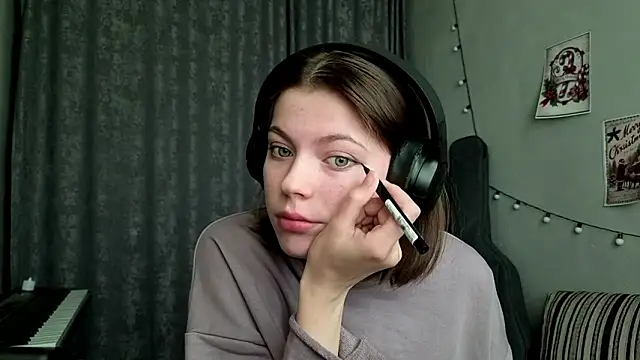 CutieAnny online show from 11, 2, 2026