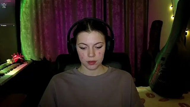 CutieAnny online show from 12, 4, 2026