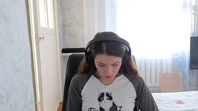 CutieAnny online show from 24, 10, 2025