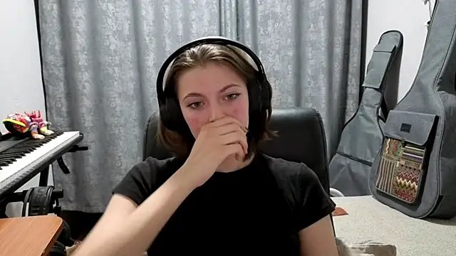 Snapshot of CutieAnny chatting on 8, 5, 2026 CutieAnny online show from 8, 5, 2026