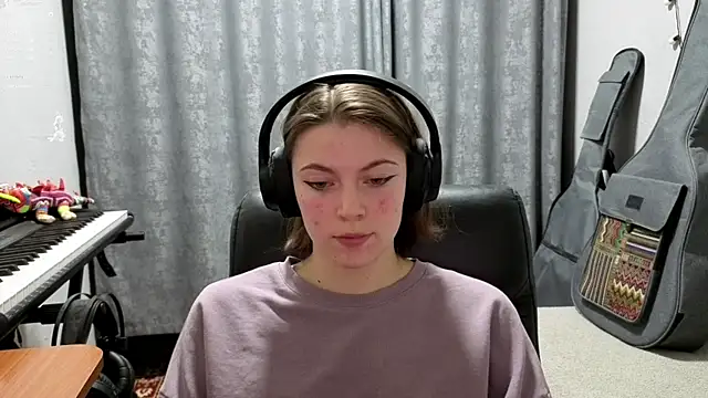Snapshot of CutieAnny chatting on 2, 5, 2026 CutieAnny online show from 2, 5, 2026
