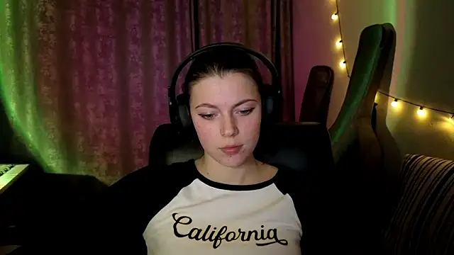 CutieAnny online show from 13, 3, 2026