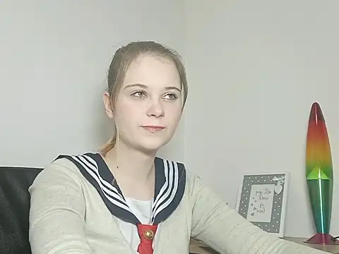 LydiaYoung online show from 18, 9, 2025