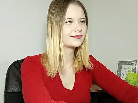 LydiaYoung online show from 10, 10, 2025