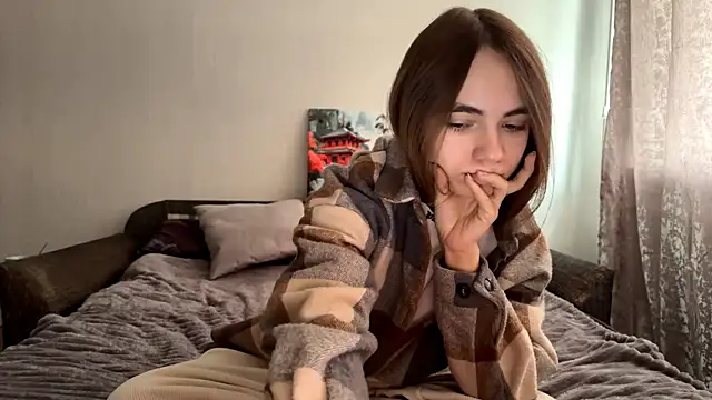 EvieDoll online show from 3, 10, 2025