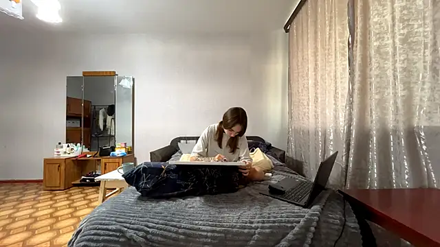 EvieDoll online show from 10, 9, 2025