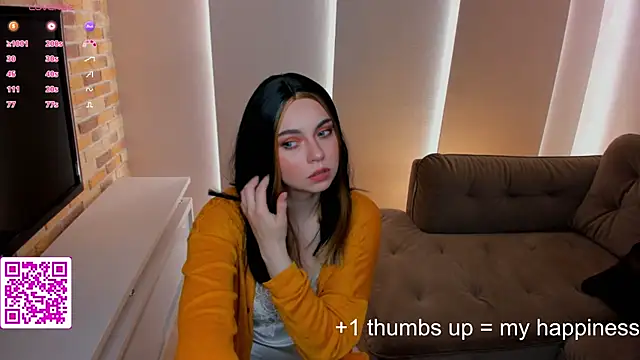 Snapshot of EvaBlimey chatting on 14, 9, 2025 EvaBlimey online show from 14, 9, 2025