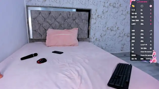 Snapshot of Layla_fontainex_x chatting on 22, 10, 2025 Layla fontainex x online show from 22, 10, 2025