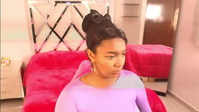 Snapshot of Amiranast chatting on 11, 10, 2025 Amiranast online show from 11, 10, 2025