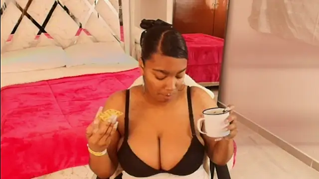 Snapshot of Amiranast chatting on 21, 10, 2025 Amiranast online show from 21, 10, 2025