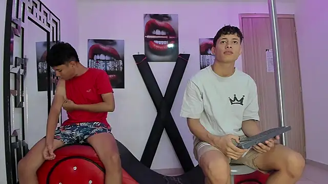 Snapshot of GRETTY_BOYS chatting on 18, 11, 2025 GRETTY BOYS online show from 18, 11, 2025