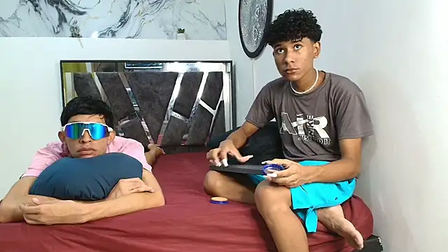 LONDON BOYS1 online show from 3, 11, 2025