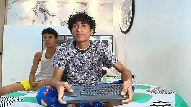 LONDON BOYS1 online show from 19, 10, 2025