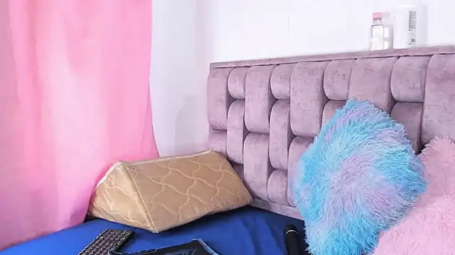 Alexa-Hunter online show from 7, 11, 2025