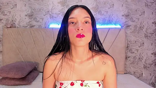 Snapshot of violet_77711 chatting on 19, 10, 2025 violet 77711 online show from 19, 10, 2025